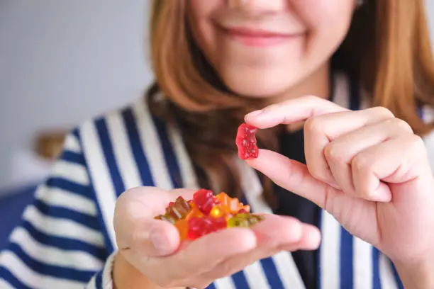 how long do THC gummies take to kick in